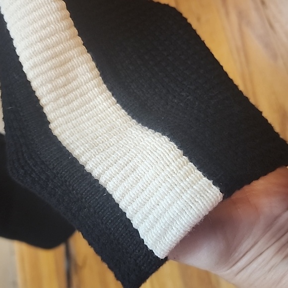 & Other stories Black and White  Sweater. Size Med - Picture 3 of 7